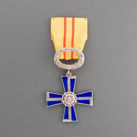 File:4th class of the Cross of Liberty.png