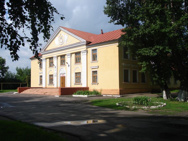 File:Arkadak. House of Culture 04524.jpg