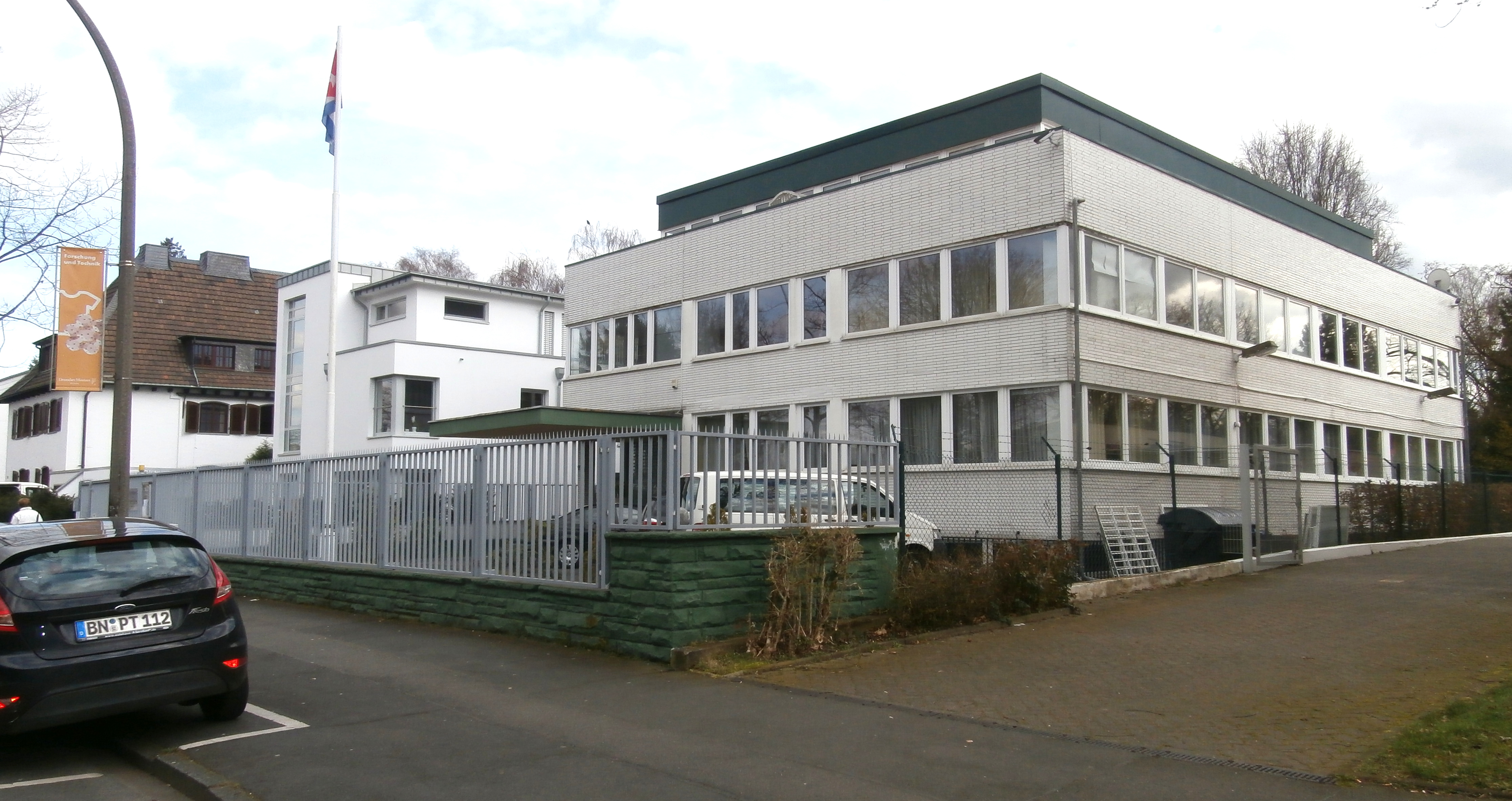 Branch office of the Embassy of the Republic of Cuba in Bonn, Kennedyallee 22–24