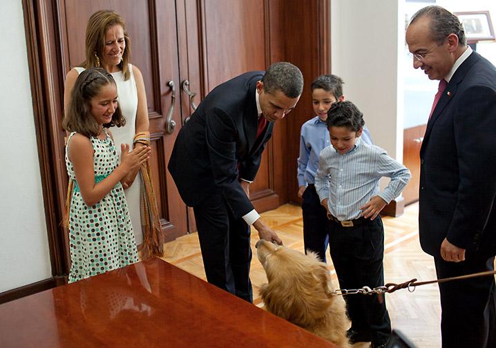 File:Barack Obama meets Felipe Calderon's family 4-16-09.JPG