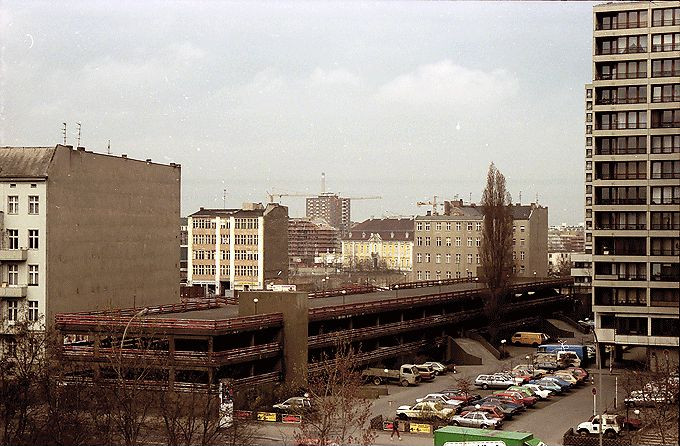 File:Berlin Stresemannstraße 123952a.jpg