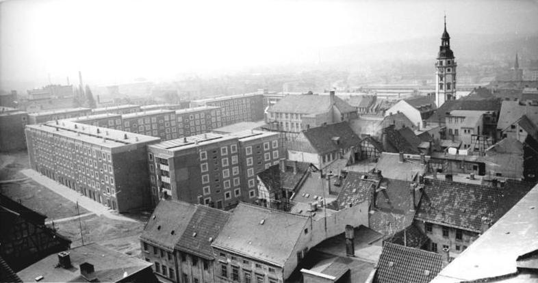 File:Bundesarchiv Bild 183-1982-0527-300, Gera, Häselburg, Wohnblocks.jpg