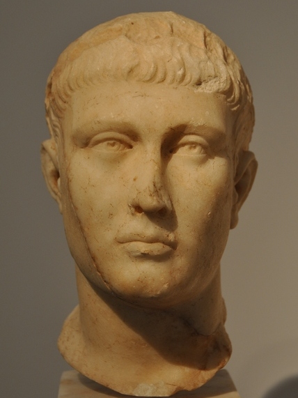 File:Bust of Theodosius I (cropped 4to3, closeup).jpg