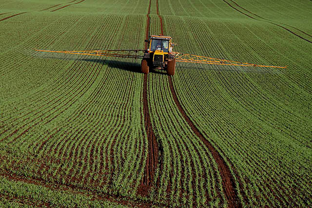 File:Crop spraying at Rulesmains Farm, Duns - geograph.org.uk - 1565950.jpg