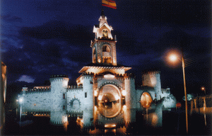 File:Ecuador Loja-Puerta de entrada a la ciudad.png