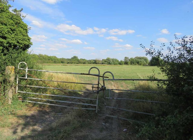 File:Entrance to a field east of Slash Lane - geograph.org.uk - 5883092.jpg