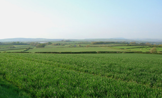 File:Farmland east of Tythegston - geograph.org.uk - 792904.jpg
