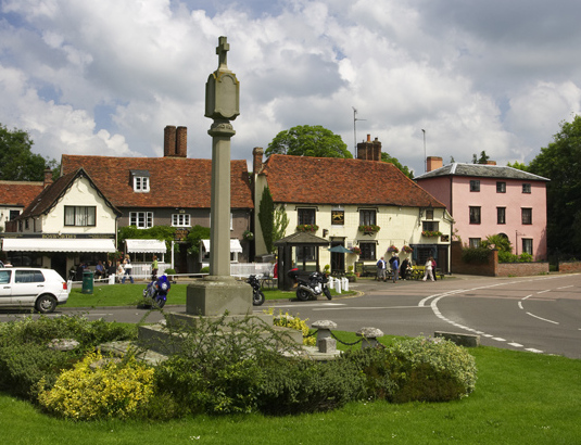 File:Finchingfield Memorial - geograph.org.uk - 1575144.jpg