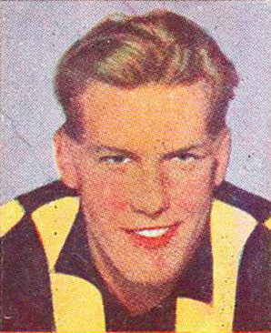 <span class="mw-page-title-main">Folke Holmberg</span> Swedish footballer