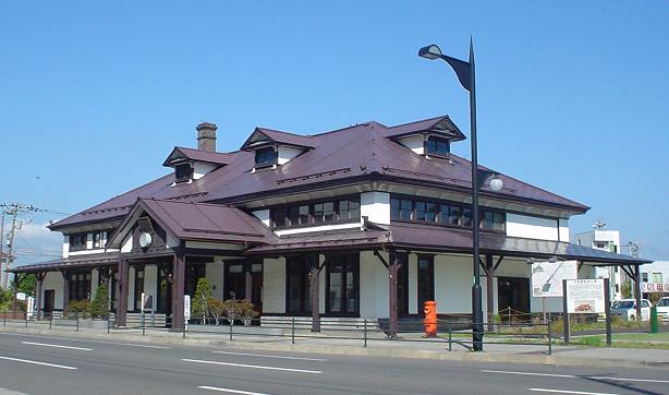 File:Former Muroran stn.jpg