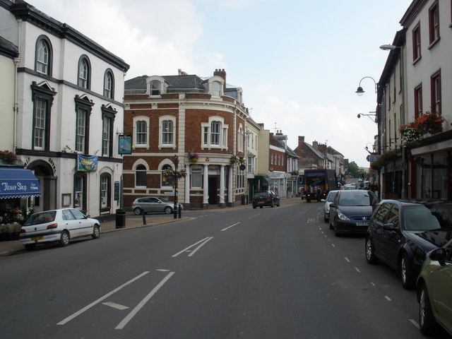 File:Junction with Market Street, Crediton - geograph.org.uk - 968266.jpg