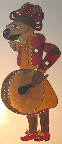 Davul in shadow puppet theater. Here, Karagoz is shown with his davul. Karagoez davulcu2.jpg