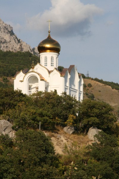 Файл:Kastropol temple.jpg