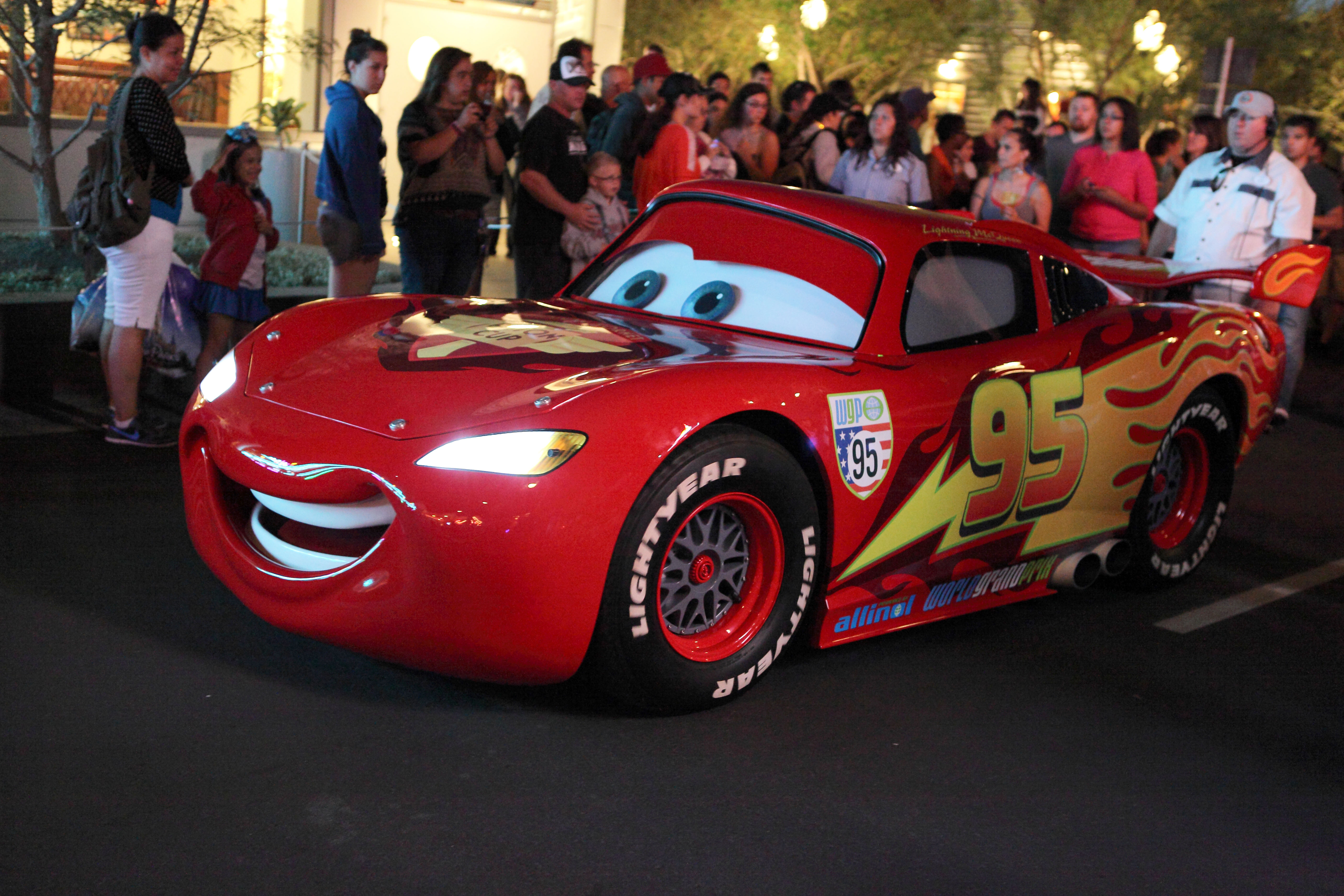 Archivo:Lightning McQueen (34615708803).jpg - Wikipedia, la