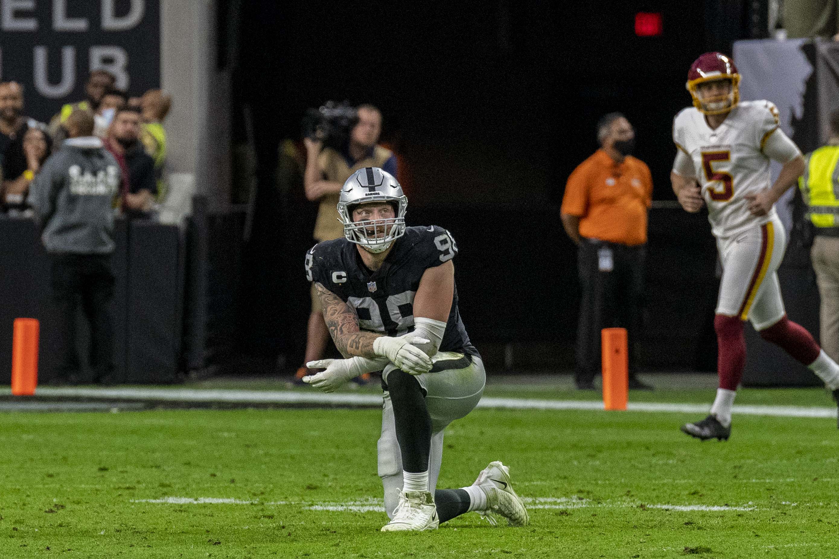 File:Maxx Crosby Las Vegas Raiders 2021 (cropped).jpg - Wikipedia