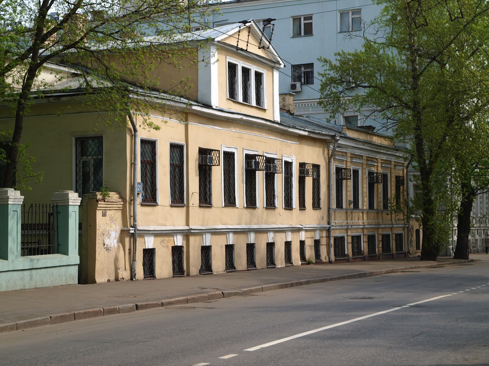 Городская усадьба. Городские усадьбы Москвы. Новая Басманная 15. Городская усадьба Латышевых. Главный дом городской усадьбы и. я. Блудова.