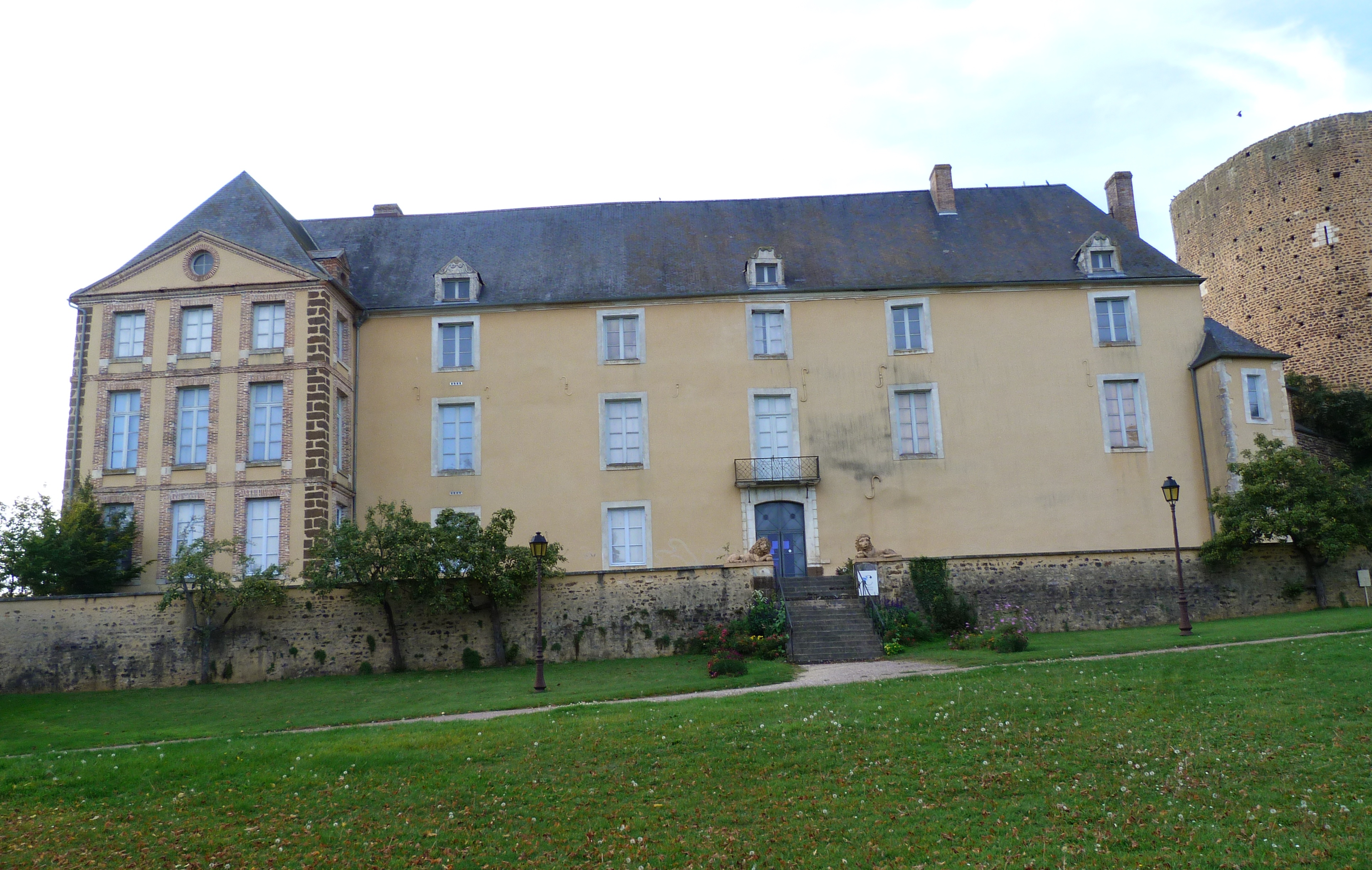 Musée Colette  France Bourgogne-Franche-Comté Yonne Saint-Sauveur-en-Puisaye 89520