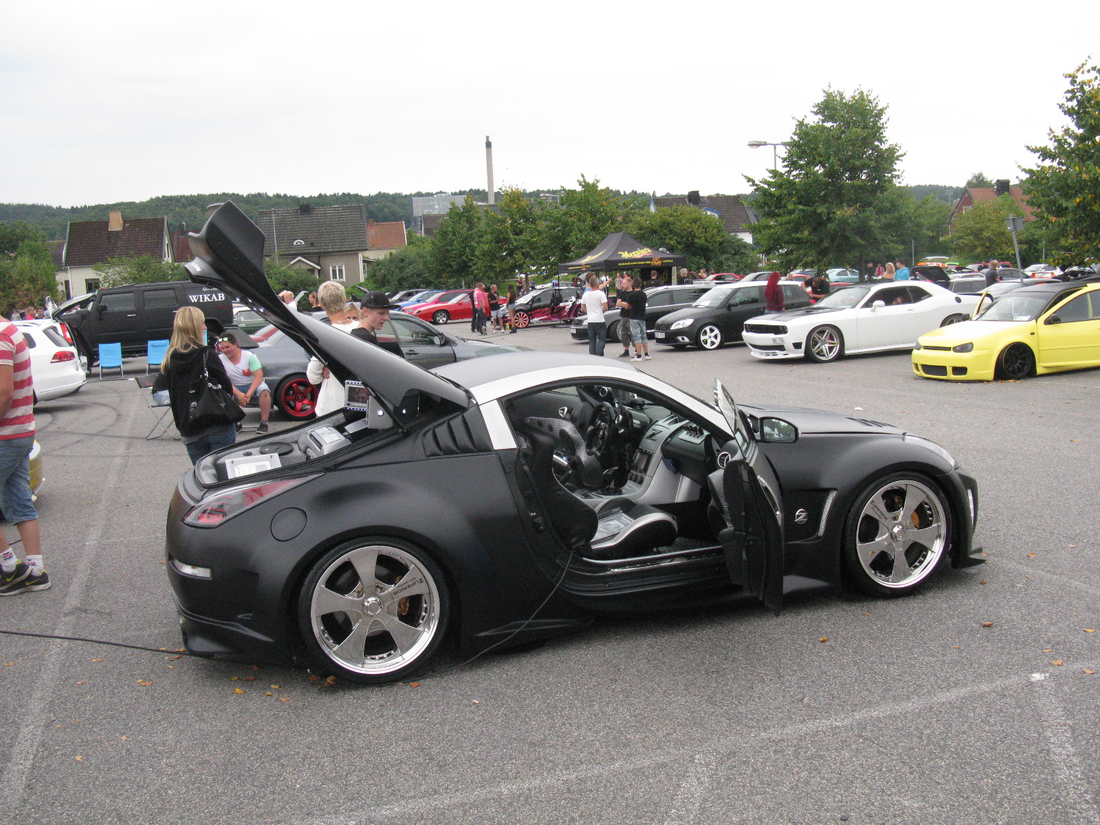 File:NISSAN FAIRLADY Z Z33 rear.jpg - Wikimedia Commons