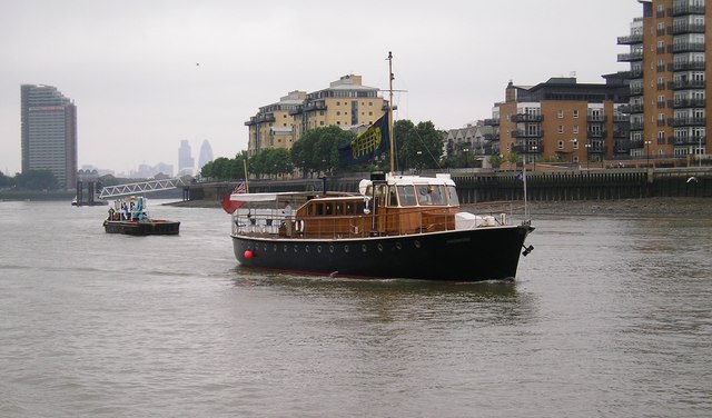 File:River Thames - geograph.org.uk - 810628.jpg