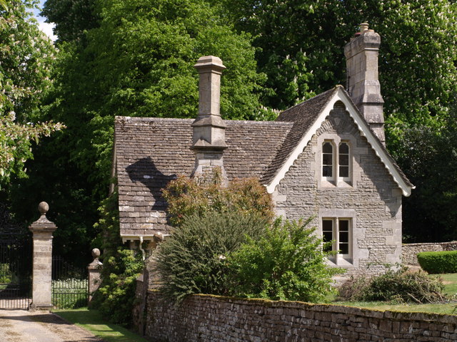 File:The Lodge, Misarden Park - geograph.org.uk - 434417.jpg