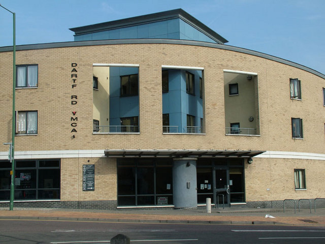 File:YMCA Dartford - geograph.org.uk - 897194.jpg