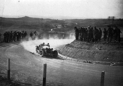 ファイル:1932-04-10 Mille Miglia Alfa Romeo 8C 2300 Caracciola Bonini.jpg