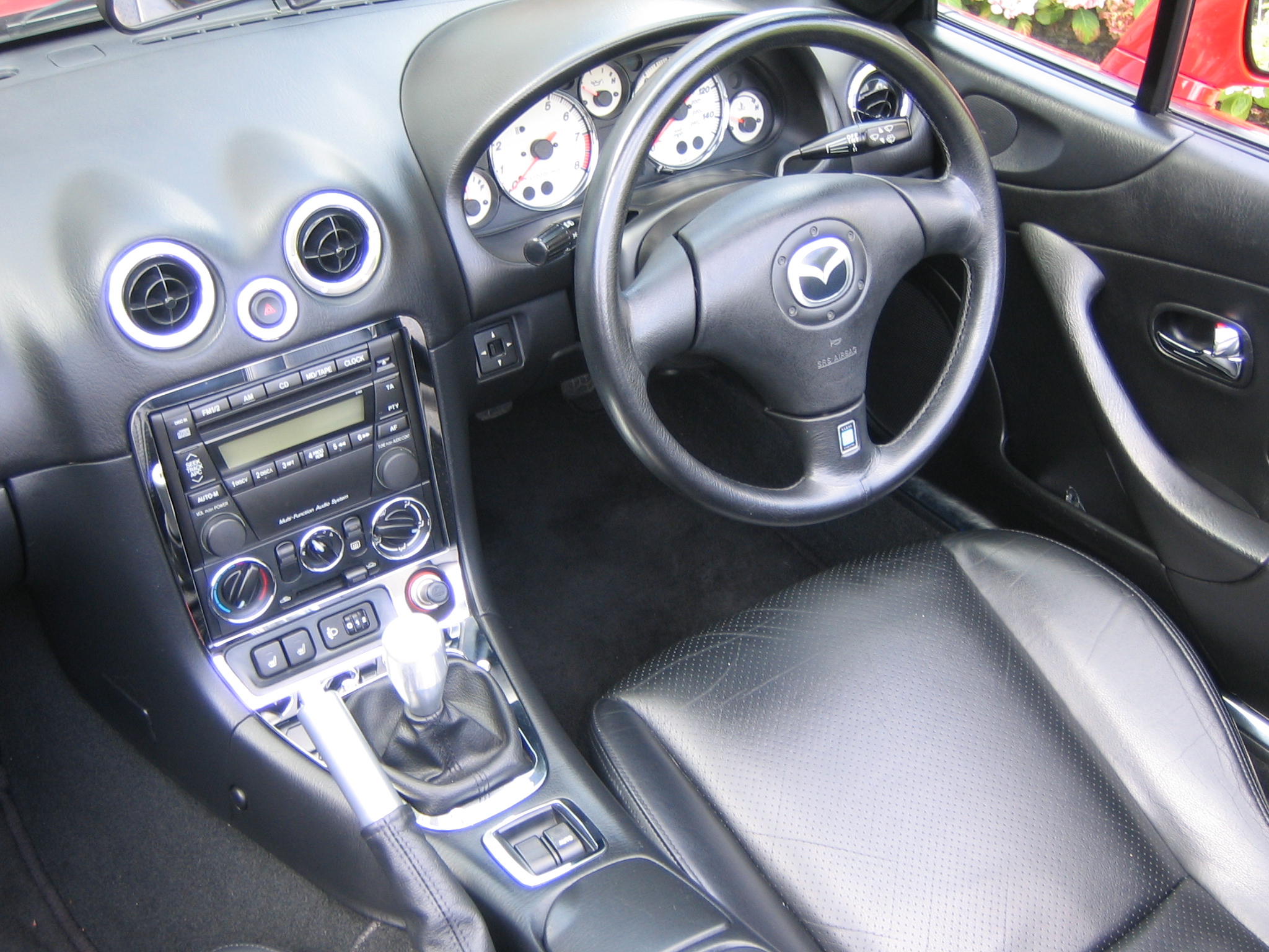 File 2002 Mazda Mx5 1 8 Sport Black Interior Jpg Wikimedia