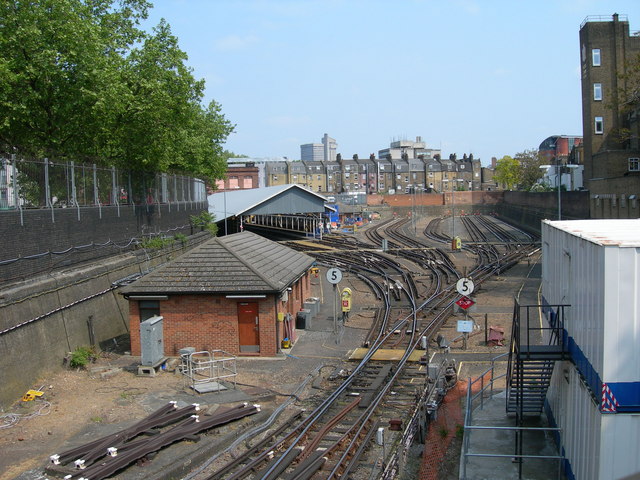 File:Bakerloo Line Depot, London Road. - geograph.org.uk - 423151.jpg