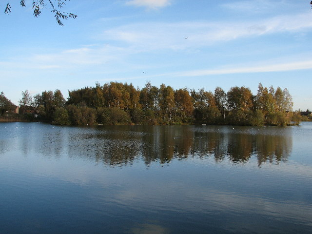 File:Balderton Lake - geograph.org.uk - 77455.jpg