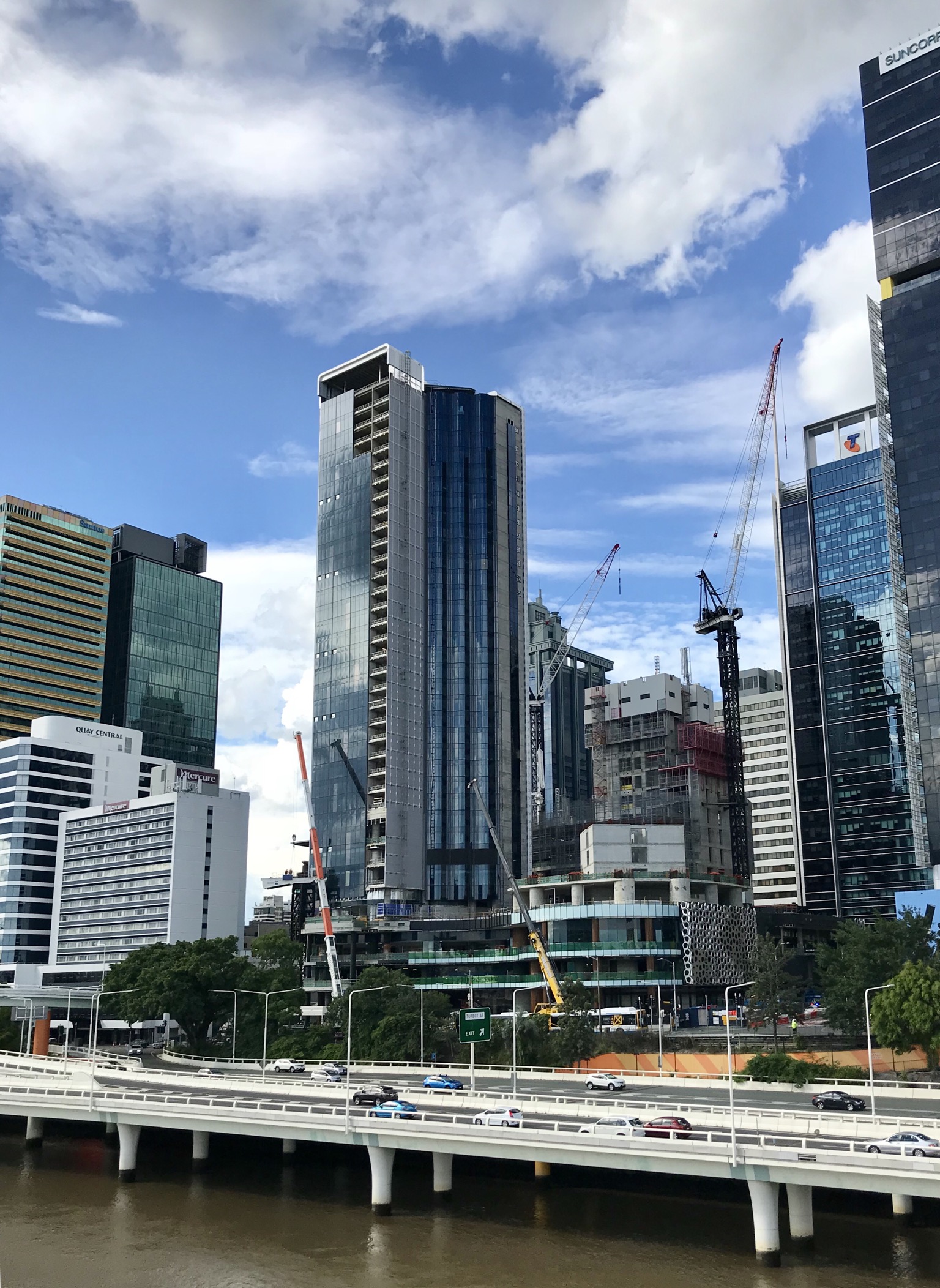 File:Brisbane Quarter buildings under construction in ...