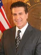 Carlos Hernandez (mayor) (1).jpg