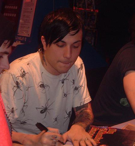 File:Frankie Iero MEETNGREET.jpg