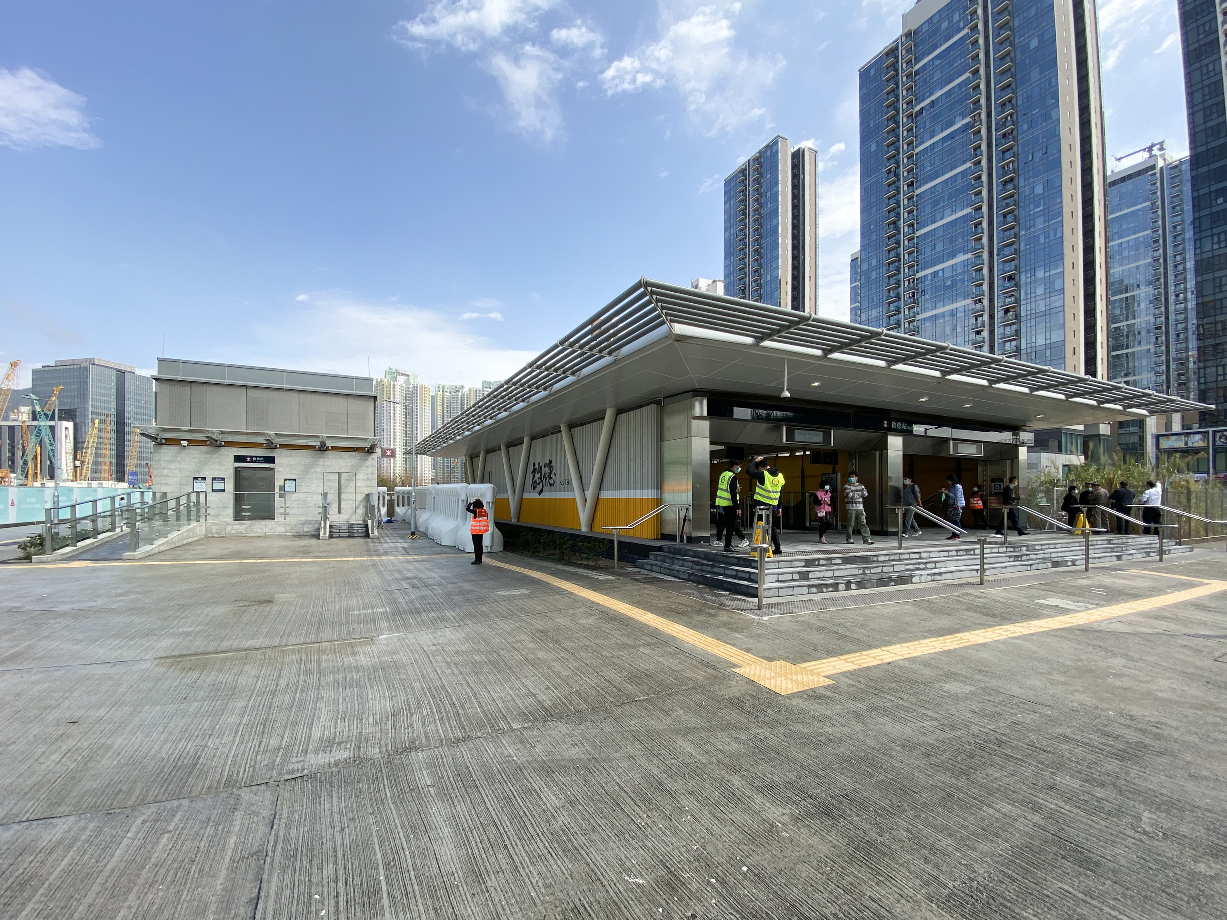 File:Kai Tak Station Exit D 202002.jpg - Wikimedia Commons