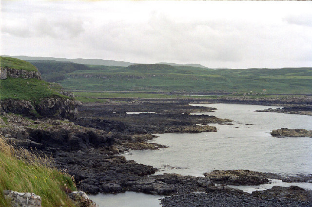 File:Laorin Bay from Dun Ara - geograph.org.uk - 45686.jpg
