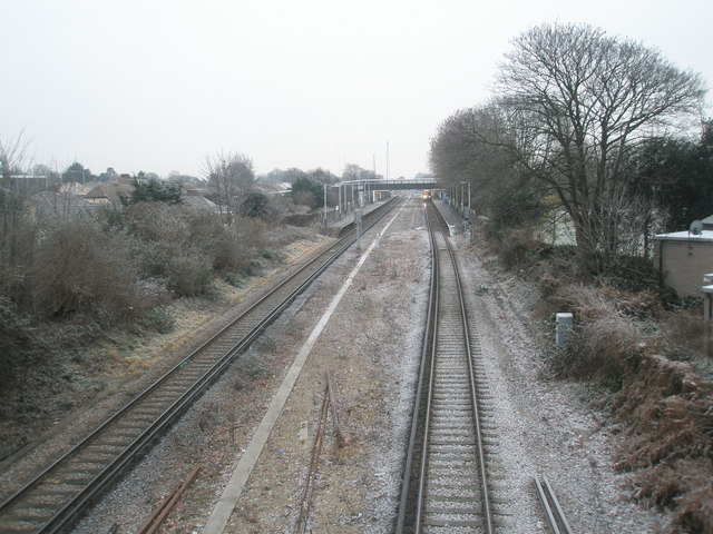 File:Looking from Park Road North Bridge along to Havant Railway Station - geograph.org.uk - 1117630.jpg