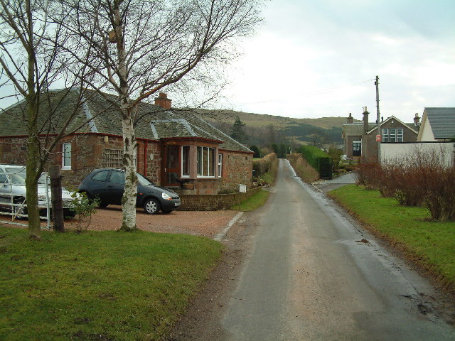 File:Looking south into Dron - geograph.org.uk - 111603.jpg