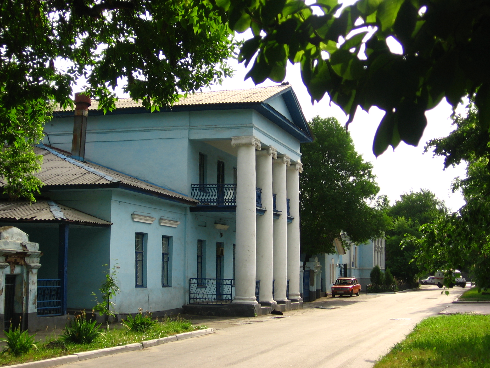 Водолечебница на улице Английской в городе Луганске