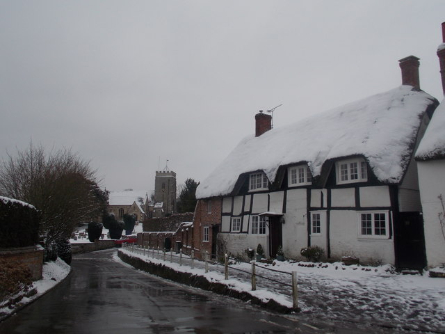 File:Okeford Fitzpaine, down Castle Lane to the church - geograph.org.uk - 5710957.jpg