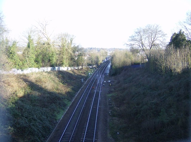 File:Reading West station - geograph.org.uk - 355032.jpg