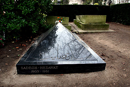 Sadeq Hedayats grav på [[Père Lachaise-kyrkogården