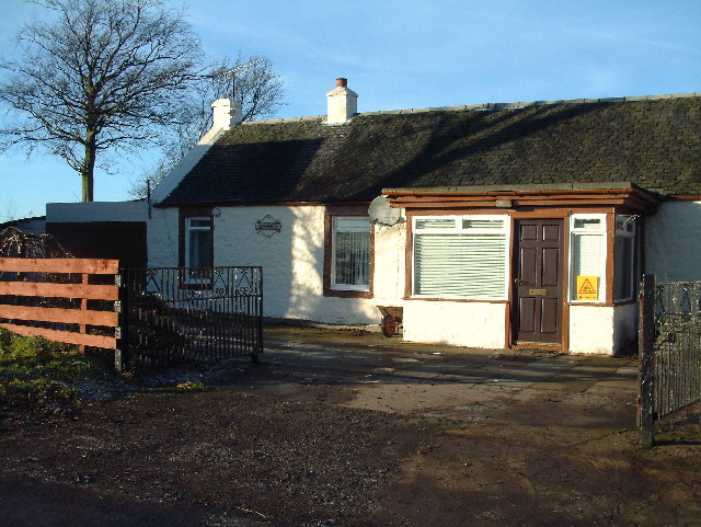 File:Spunkie Cottage - geograph.org.uk - 95644.jpg