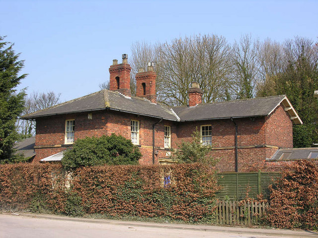 File:Station House Cottingham.jpg