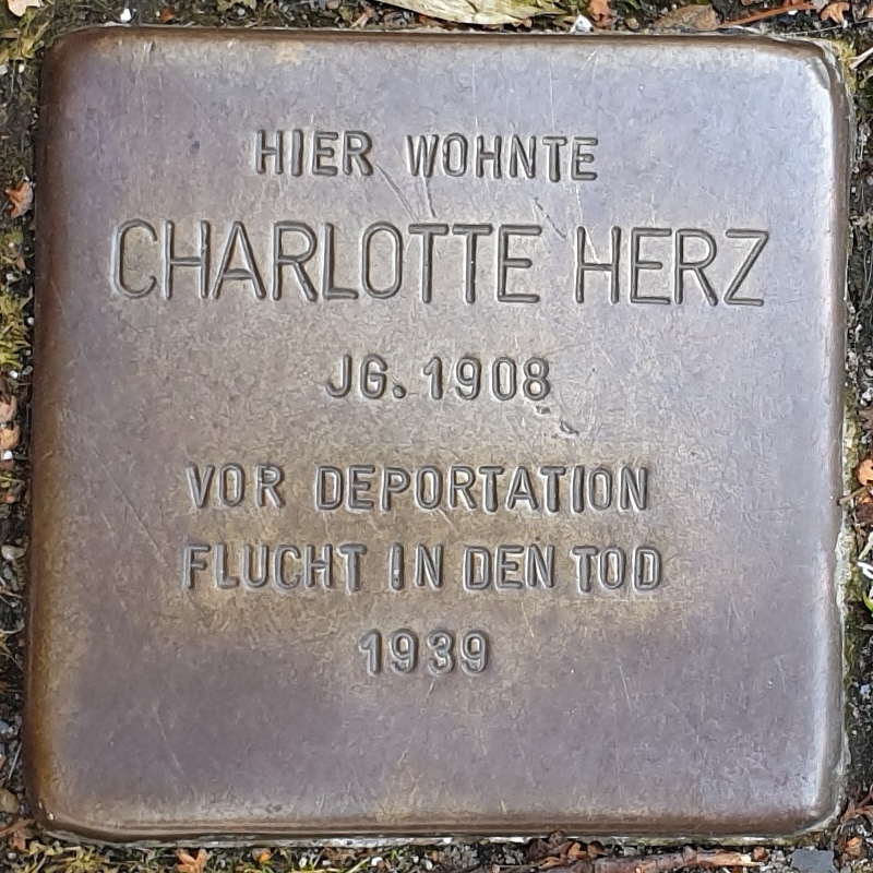 Stolperstein Charlotte Herz (Schwelm).jpg