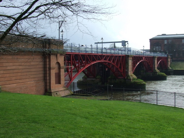 File:Tidal weir - geograph.org.uk - 763875.jpg