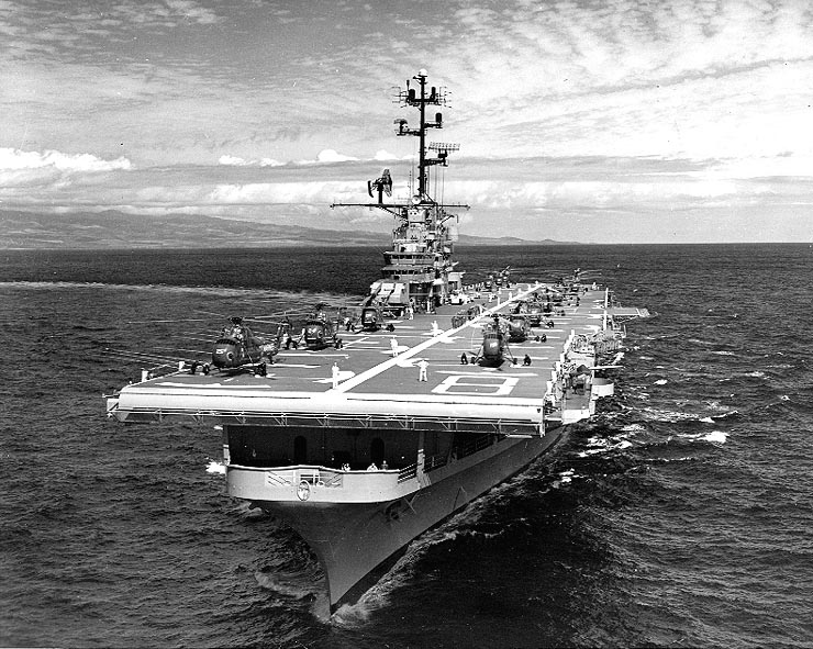 File:USS Valley Forge (LPH-8) underway in the Pacific Ocean, circa 1962-63 (NH 96946).jpg