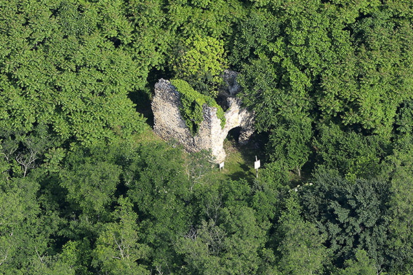 File:Velétei palotarom, légi fotó.jpg