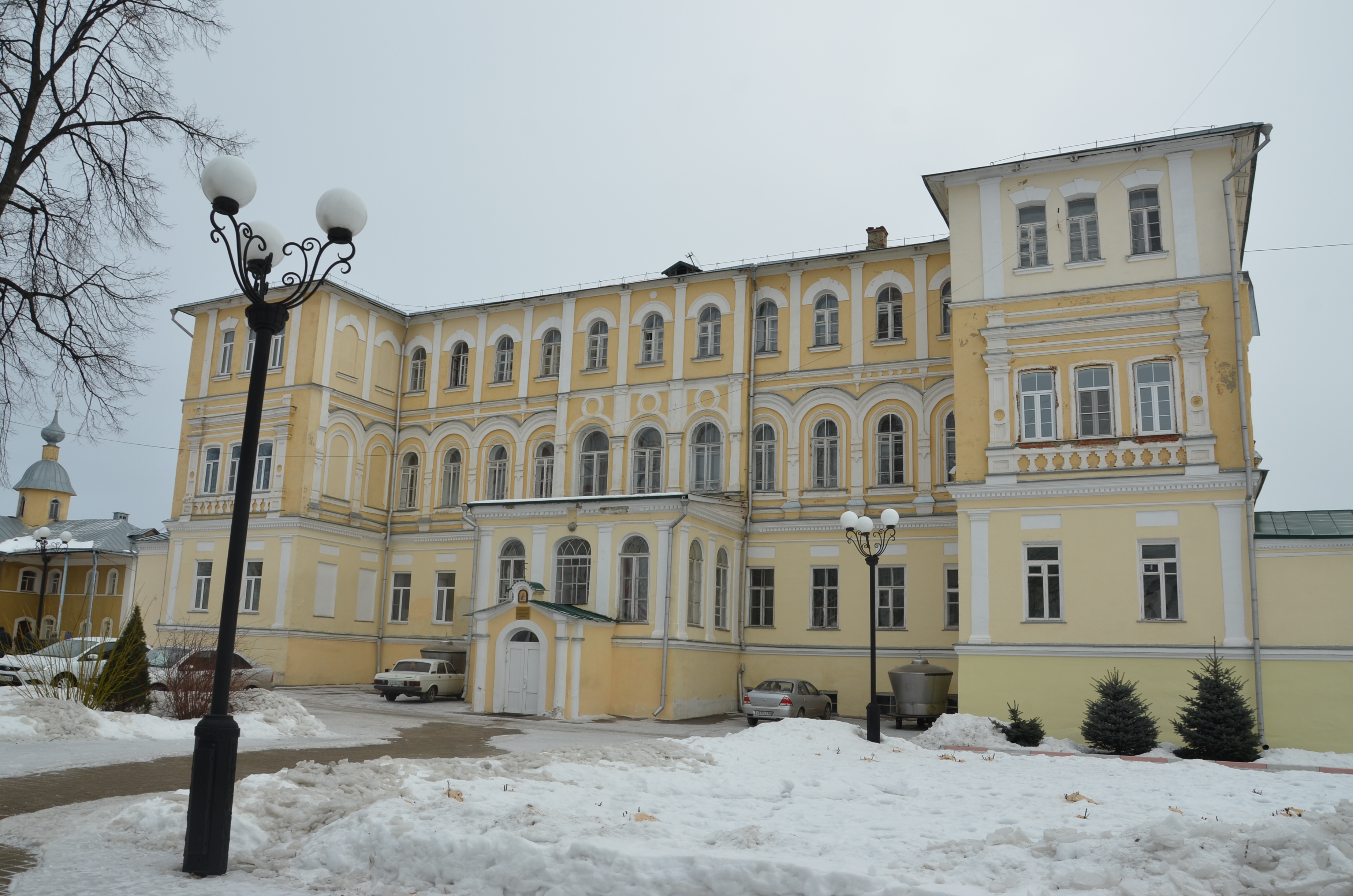 Файл:Архиерейский дом с церковью Всех Святых (Тамбовская область, Тамбов,  Максима Горького улица, 2, 2а, 2б, 3).JPG — Путеводитель Викигид Wikivoyage