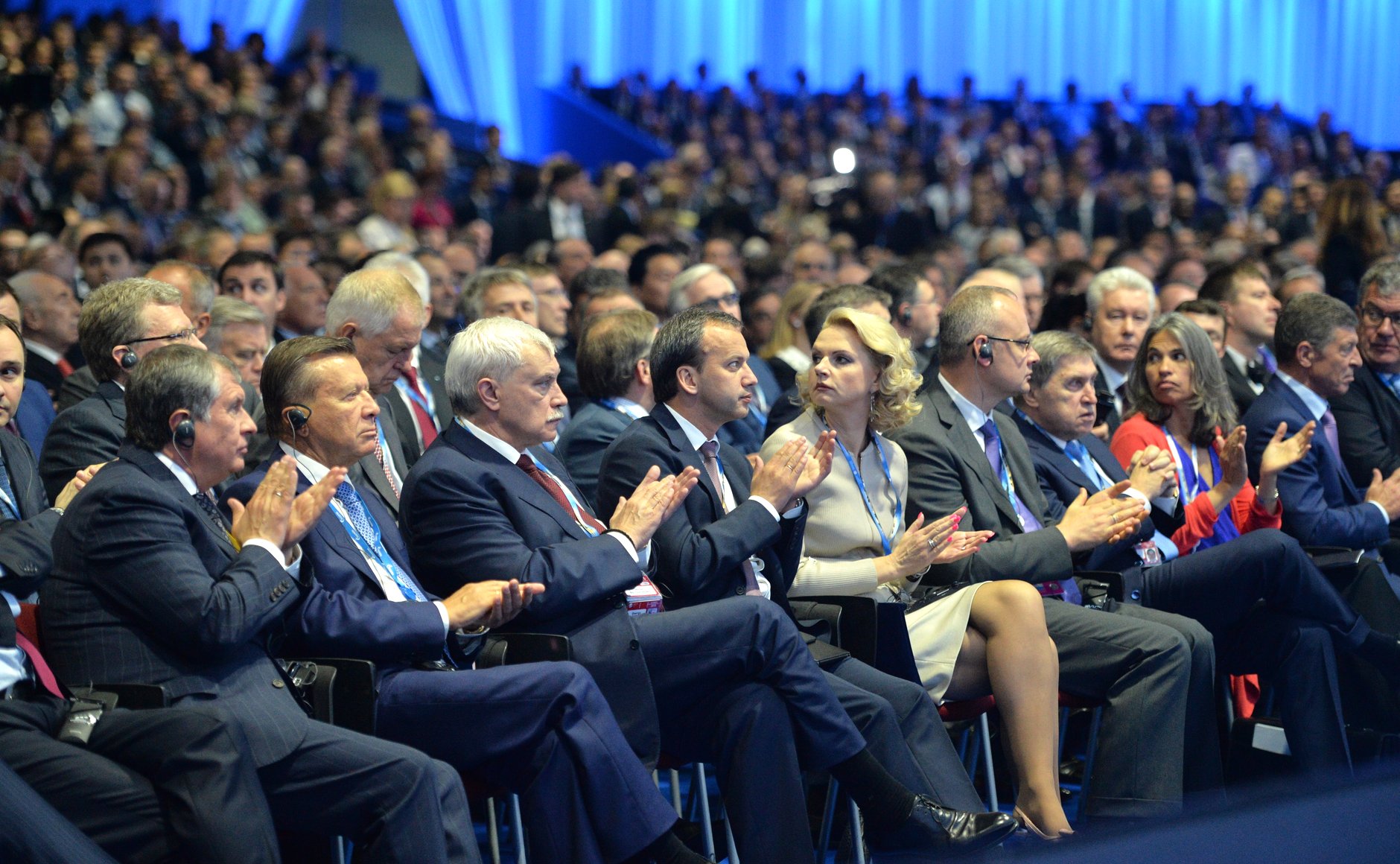 Международный форум в санкт петербурге. ПМЭФ 2022 пленарное заседание. ПМЭФ пленарное заседание. Конференция ПМЭФ. Экономический форум в Питере.