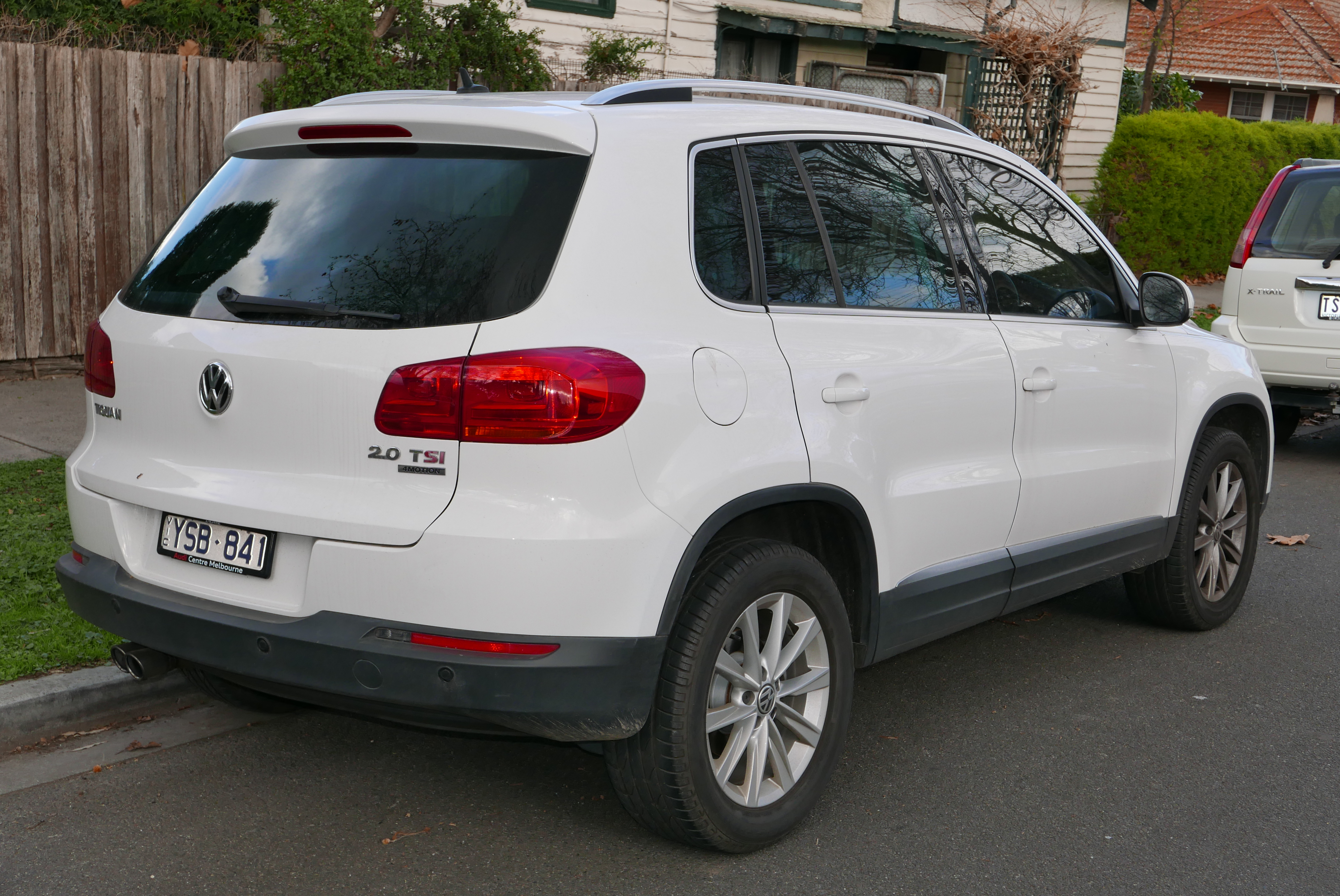 File:2011 Volkswagen Tiguan (5N MY12) 155TSI 4MOTION wagon (2015