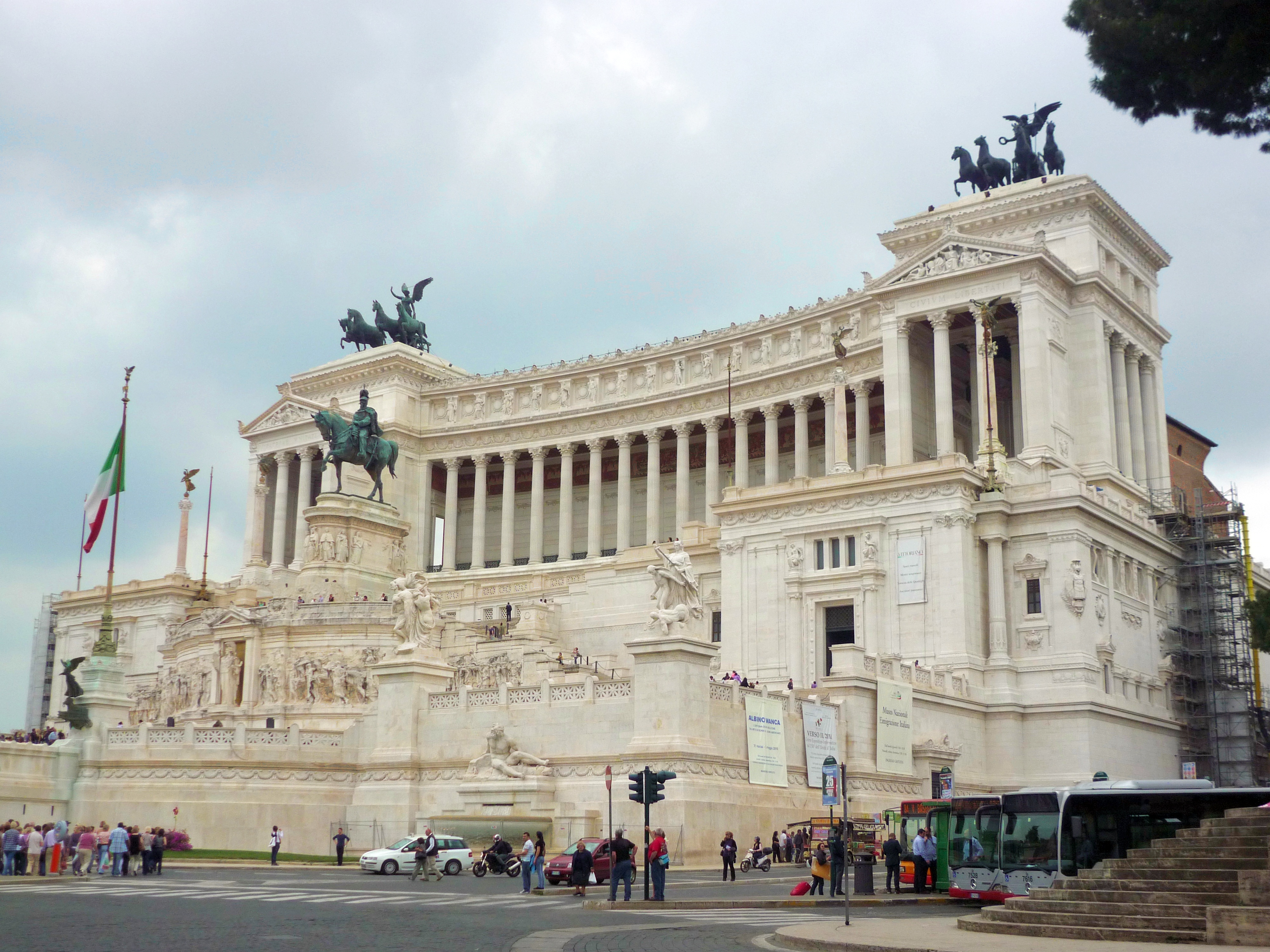 Resultado de imagem para Monumento a Vittorio Emanuele II, p. Giuseppe Sacconi, Roma